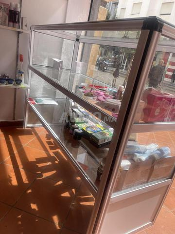 Vitrine à vendre en bon état - 2