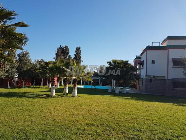 Un domaine premium et un entrepôt logistique - 2