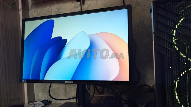شاشة سامسونج S24E450D مقاس 24 بوصة بدقة FHD بتقنية LED LCD