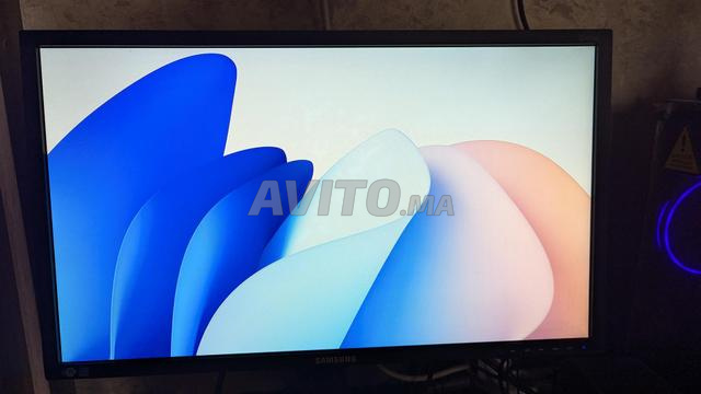 Moniteur Samsung S24E450D 24 pouces FHD LED LCD - 2