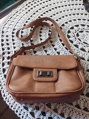 حقائب مستوردة