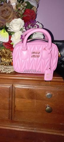 حقيبة للبيع - 2