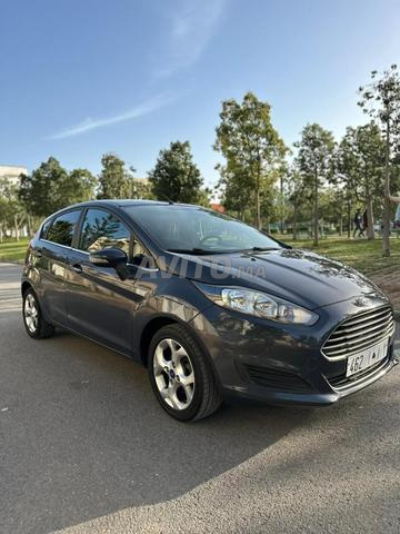 Voiture comme neuve. Climatisation fonctionnelle. - 2