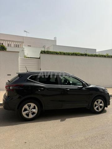 سيارة نيسان رائعة - 2