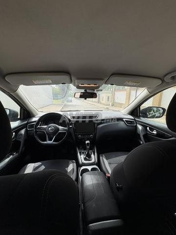 Splendide voiture Nissan - 2