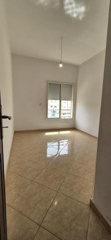 شقة بـ 3 غرف للإيجار - 2