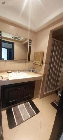 شقة فارغة جميلة للإيجار - 2