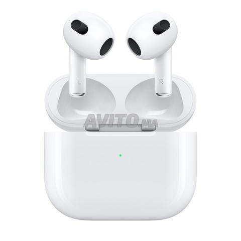 سماعات آيفون الأصلية