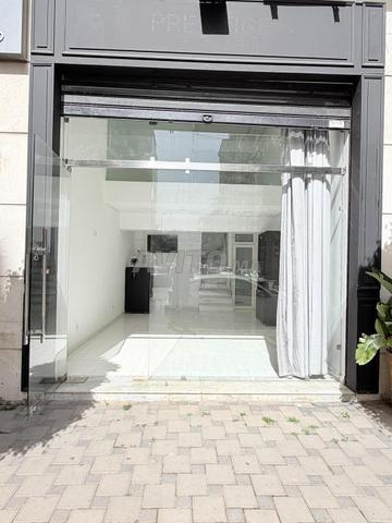 محل تجاري للإيجار بمساحة 45 متر مربع بالدار البيضاء