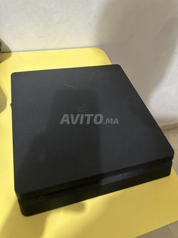 PS4 Slim & 1 manette
