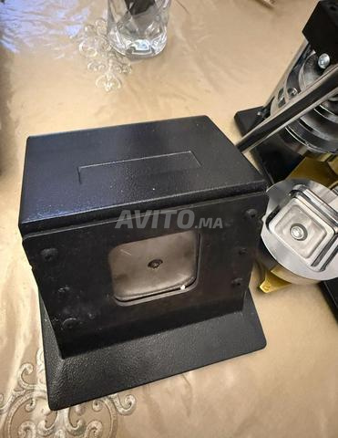 آلة صنع الشارات الاحترافية مع قالب - 2