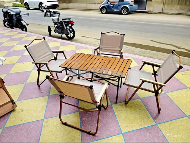 مجموعة طاولة نزهات كبيرة قابلة للحمل مع 4 كراسي