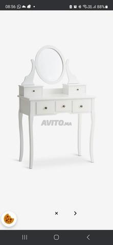 مرايا مكياج جديدة بيضاء