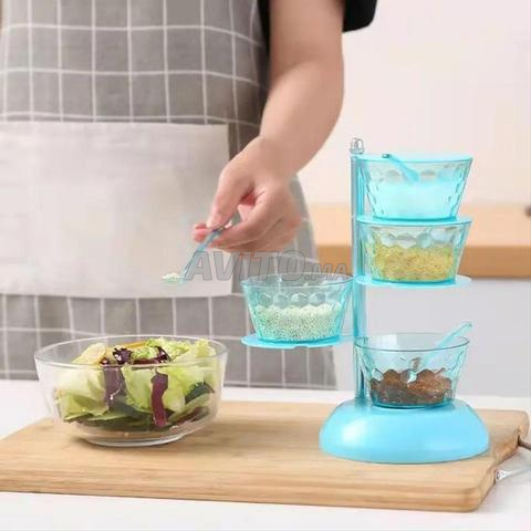 علبة توابل بلاستيكية دوارة بأربع طبقات. - 2