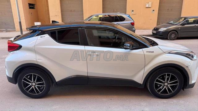 Toyota c-hr 2019