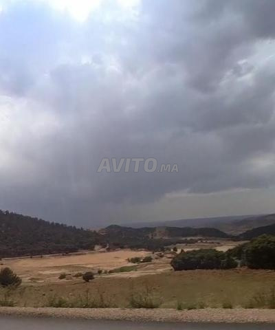 أرض للبيع منطقة سياحية مطلة على أزرو - 2