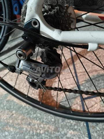 دراجة سباق نصف متخصصة بحالة جيدة جداً - 2