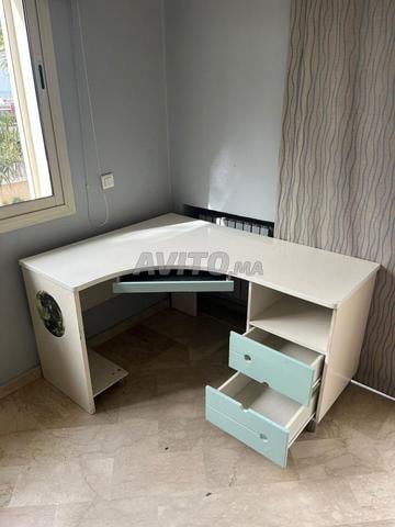 مكتب زاوية ورف