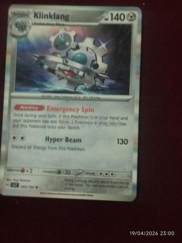 بطاقة بوكيمون أصلية نادرة وبحالة جيدة