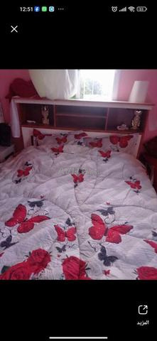 سرير كبير