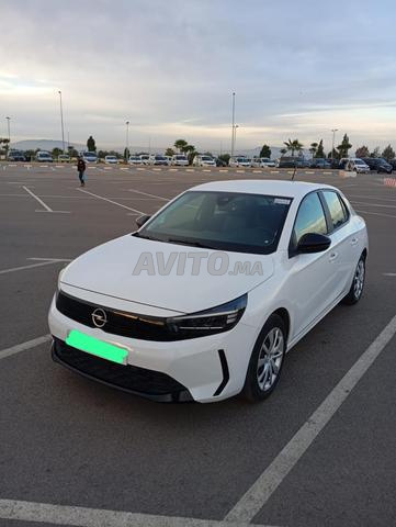 بيع سيارة مستعملة.