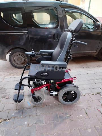 كرسي متحرك كهربائي كالجديد من ماركة مستوردة