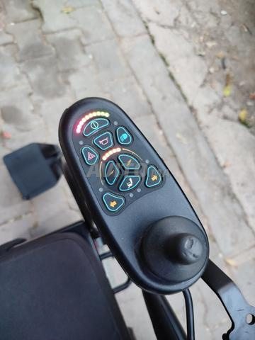 كرسي متحرك كهربائي كالجديد من ماركة مستوردة - 2