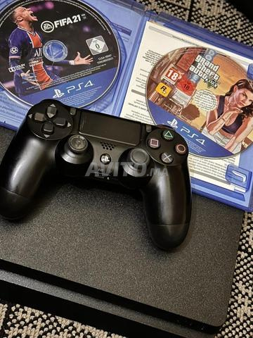 بلاي ستيشن 4 مستعمل نظيف مع يد تحكم و GTA V و FIFA 21