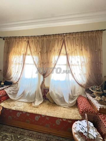 Salon traditionnel, tapis et rideaux de 7 mètres à vendre - 2