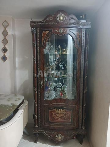 خزانة عرض خشبية كلاسيكية بحالة جيدة - 2