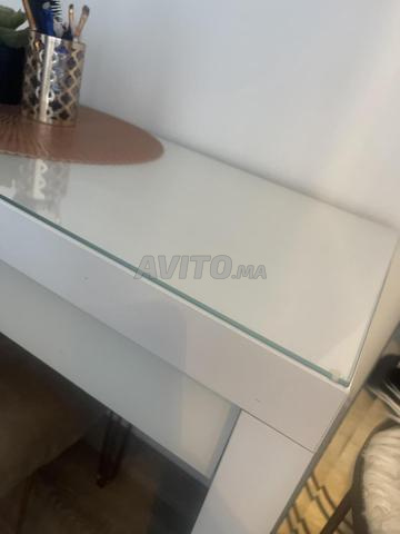 خزانة مكياج ايكيا ومرآة - 2