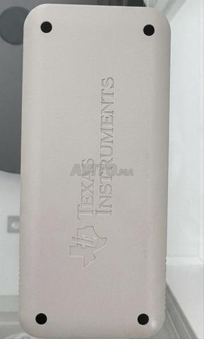 آلة حاسبة TI-84 Plus CE