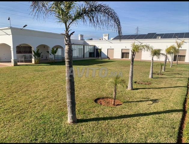Villa neuve 13000 m² à vendre à Menzeh