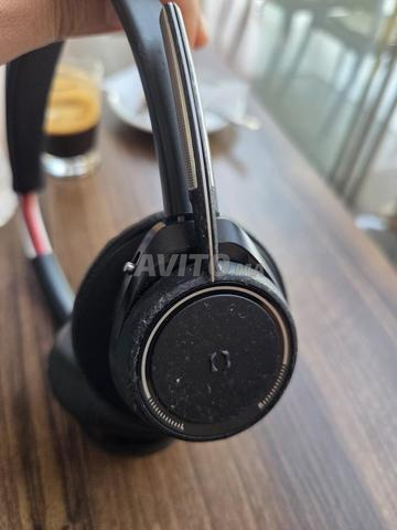 سماعة رأس Plantronics لاسلكية Voyager Focus - 2