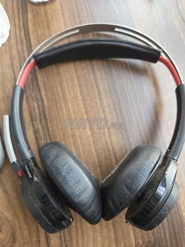 سماعة رأس Plantronics لاسلكية Voyager Focus