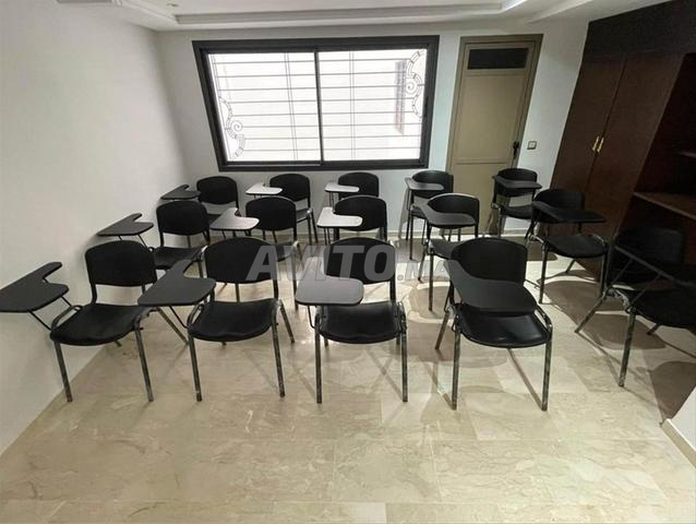 Chaise avec table d'écriture - 2