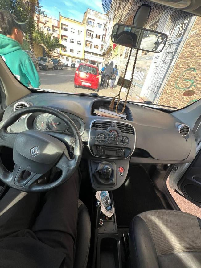 سيارة  في حالة جيدة