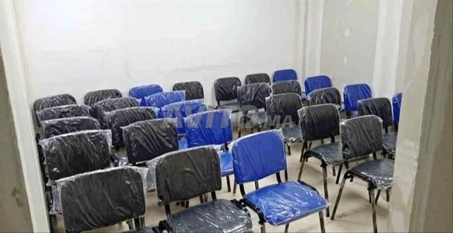 Chaise ISO – Simplicité, Confort et Élégance