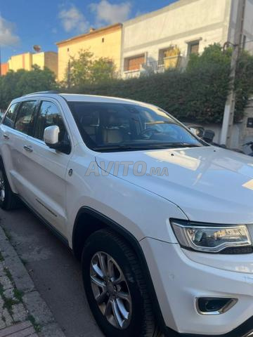 جيب جراند شيروكي ديزل أوتوماتيك 2015