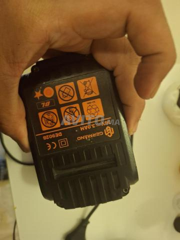 Chargeur et batterie perceuse - 2