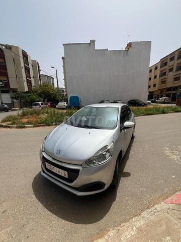 Peugeot 208 Diesel Manuelle 2016 à Rabat