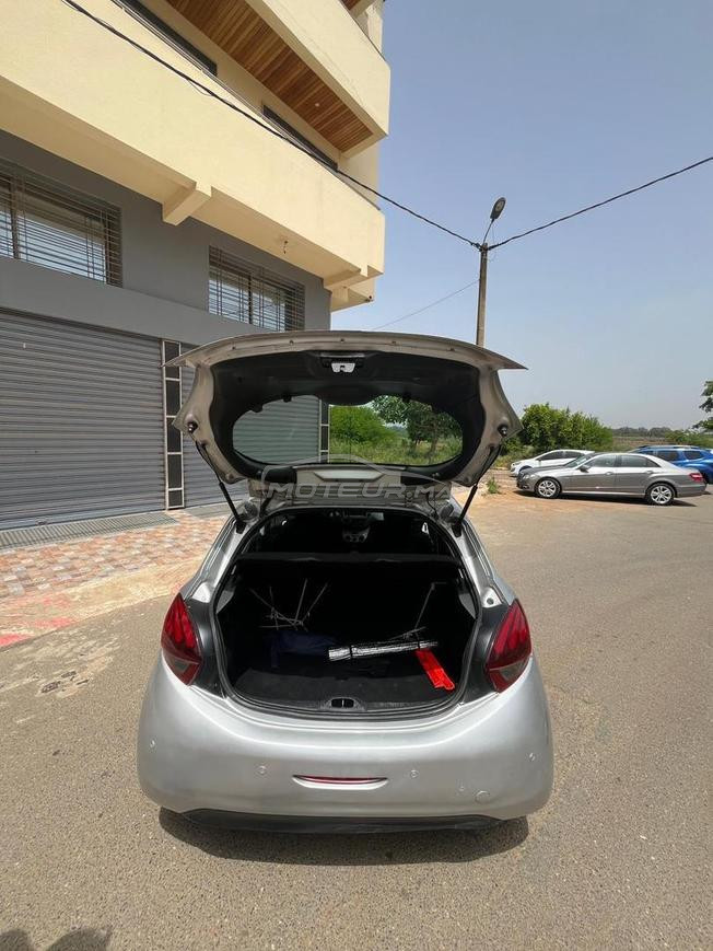 Peugeot 208 Diesel Manuelle 2016 à Rabat