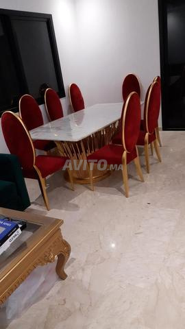 طاولة طعام