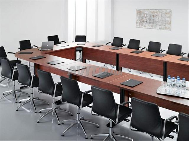 Table de réunion de l'entreprise - 2