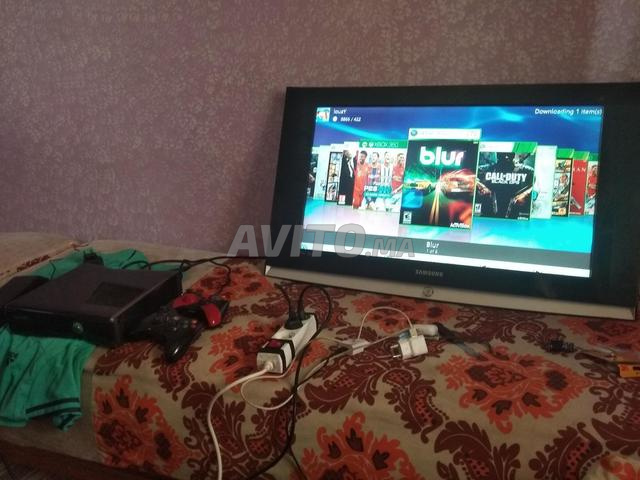 Téléviseur Samsung Xbox 360 avec 15 jeux et 3 manettes - 2