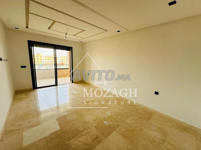 شقة 3 غرف فارغة – بالقرب من إم أفينيو - 2