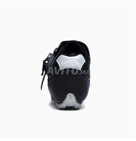 Chaussures VTT neuves, portées une seule fois, comme neuves - 2