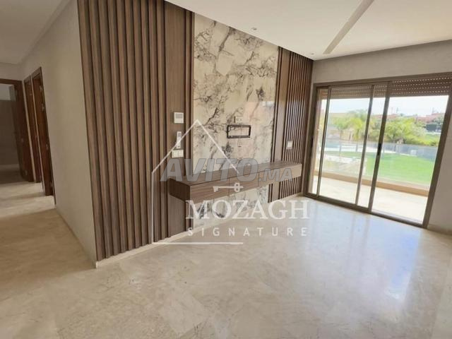 شقة جميلة فارغة في إقامة بها مسبح - 2