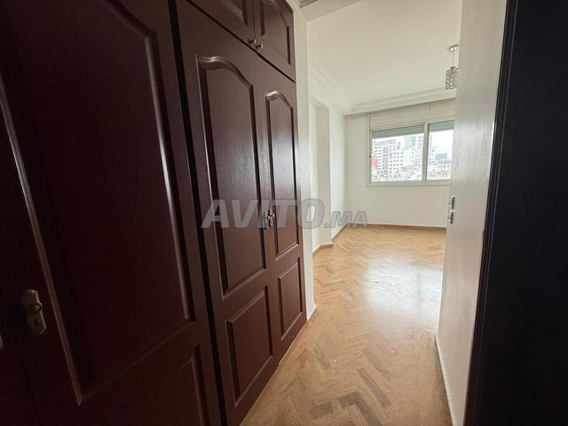 À louer bel appartement à Bd Ziraoui