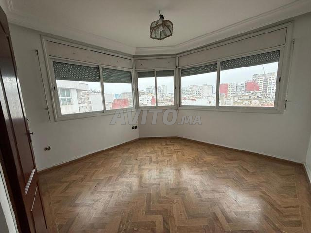 À louer bel appartement à Bd Ziraoui